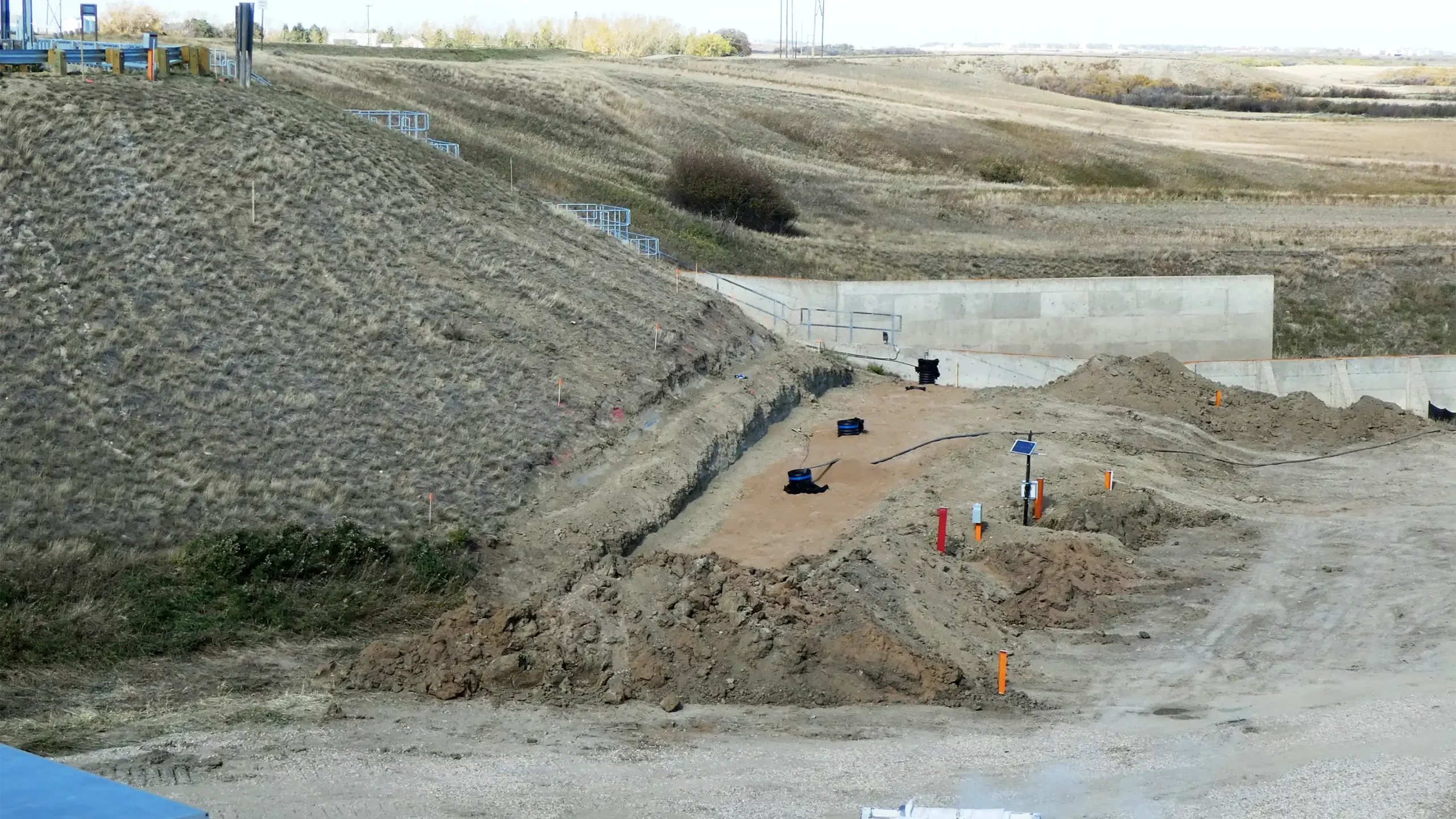 Sand drain installation for site dewatering