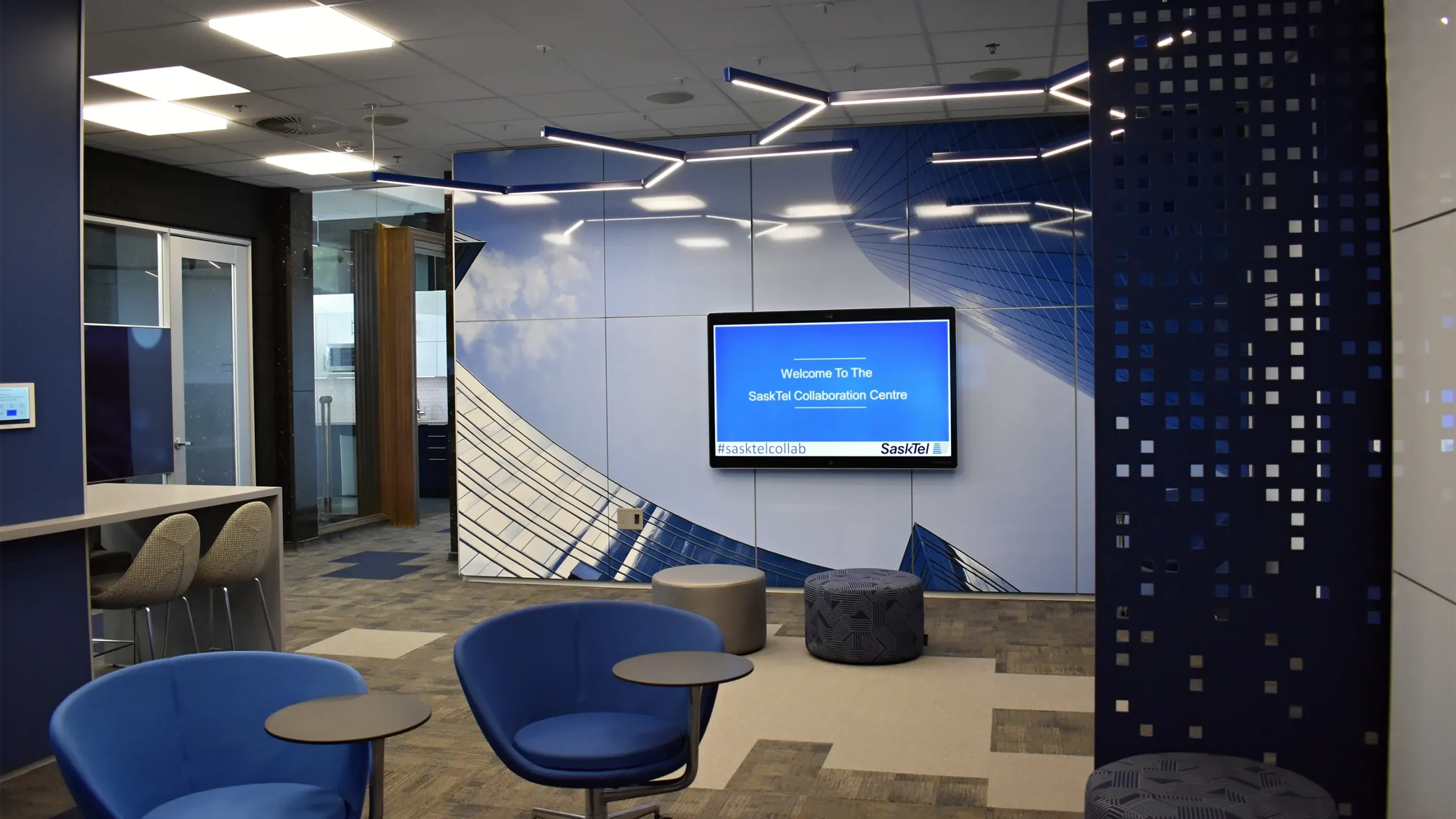 Customer space, lounge with TV