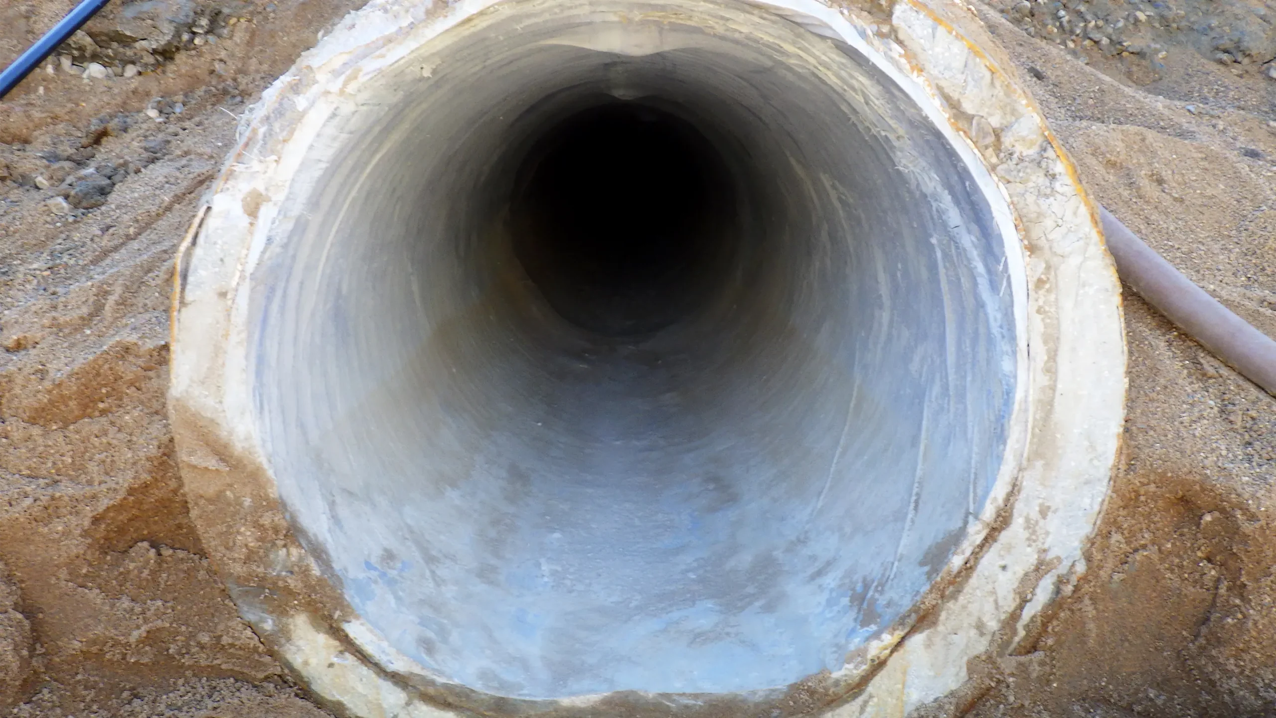 LLO embankment section with cured CIPP liner