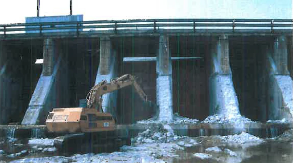Lac Seul dam under construction
